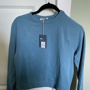 NWT Universal Thread Women’s crew neck sweatshirt, XS